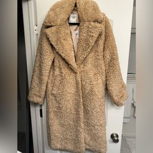 Abercrombie women’s soft teddy coat - size S - never worn - tags on!